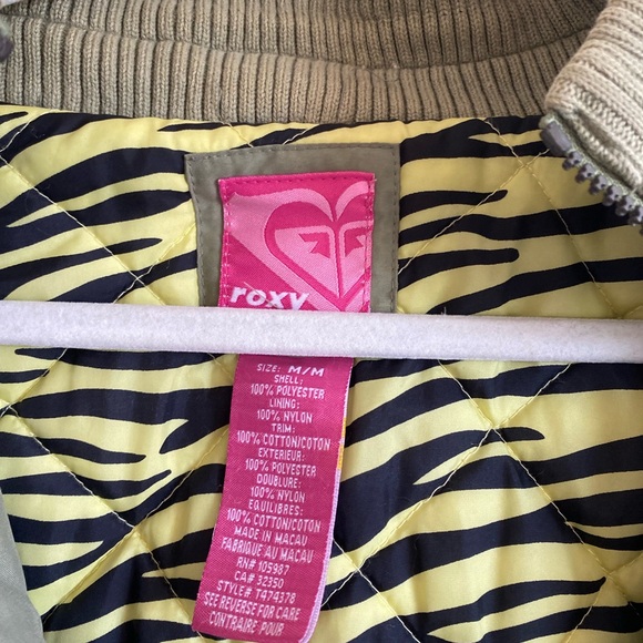 Vintage Y2k Green Roxy Puffer Jacket Detachable Hood. - Picture 4 of 10